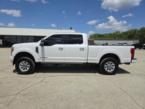 Used 2017 Ford F250 Platinum w/ Platinum Ultimate Package AWD/4WD image 3