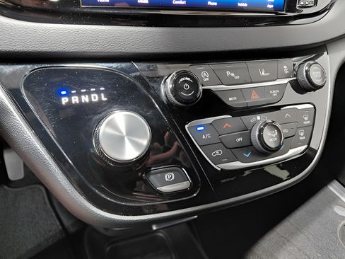 Used 2025 Chrysler Pacifica Select FWD image 31