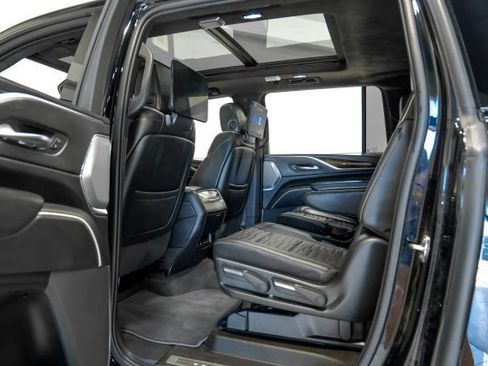 Used 2022 Cadillac Escalade ESV Sport Platinum w/ Heavy-Duty Trailer Package AWD/4WD image 65