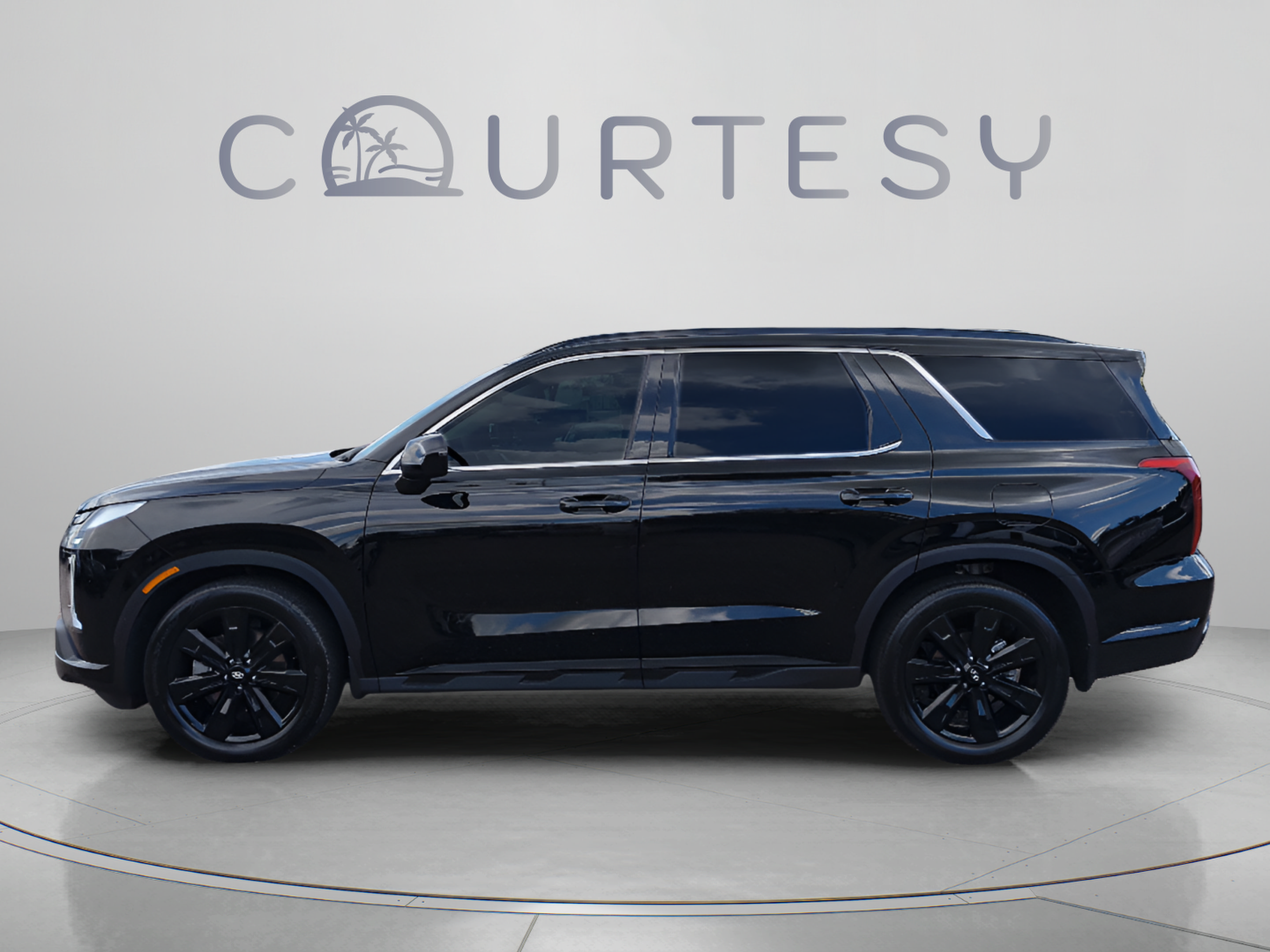 Used 2024 Hyundai Palisade XRT FWD image 2