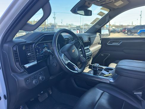 Used 2023 Chevrolet Silverado 1500 LTZ w/ LTZ Convenience Package II image 2