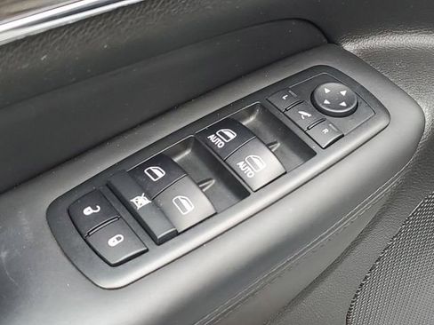 Used 2018 Jeep Grand Cherokee Overland image 17