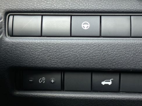 Used 2021 Nissan Rogue SL w/ Premium Package image 33