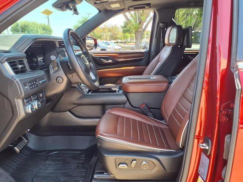 Used 2024 GMC Yukon Denali Ultimate AWD/4WD image 19