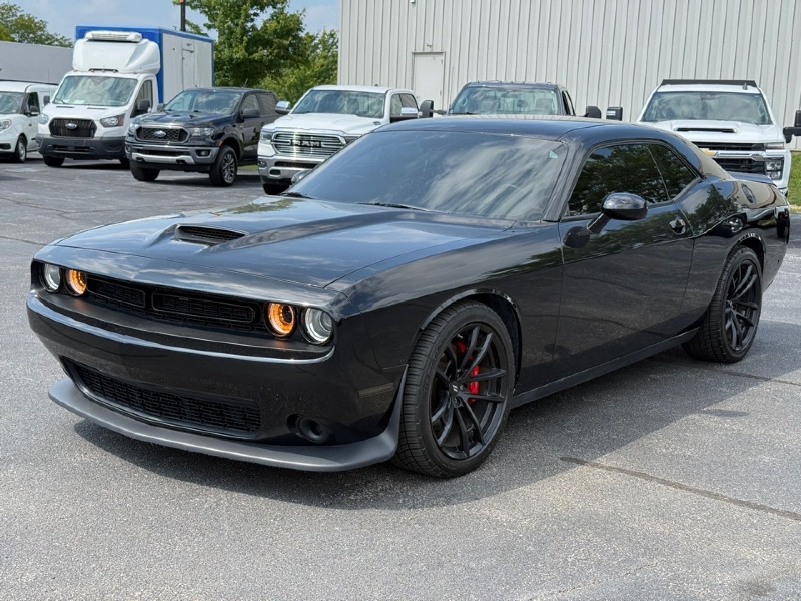 Used 2023 Dodge Challenger R/T RWD image 4