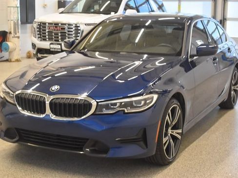Used 2019 BMW 330i xDrive Sedan w/ Convenience Package AWD/4WD image 9