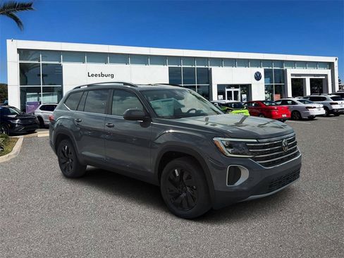 New 2026 Volkswagen Atlas SE image 1