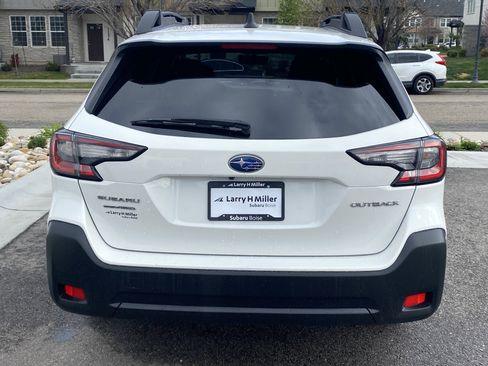 Used 2025 Subaru Outback Premium image 5