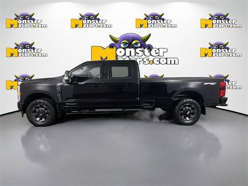 Used 2023 Ford F250 Lariat w/ Sport Appearance Package image 8