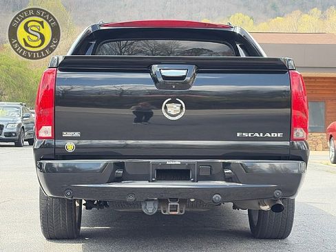 Used 2009 Cadillac Escalade EXT image 5