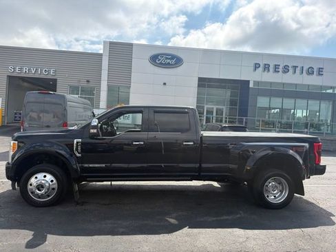 Used 2019 Ford F450 Platinum w/ Platinum Ultimate Package AWD/4WD image 3