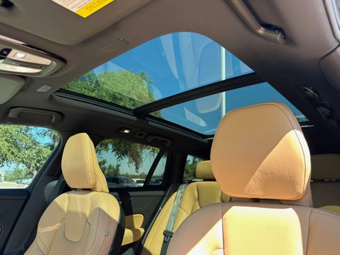 Certified 2025 Volvo V60 B5 Cross Country Ultra w/ Protection Package Premier image 25