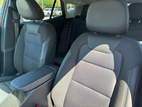 Used 2025 Chevrolet Trax LT image 35