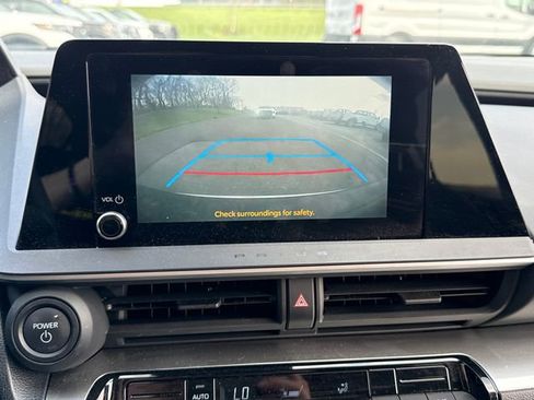 Used 2024 Toyota Prius LE image 28