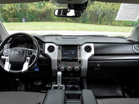 Used 2018 Toyota Tundra SR5 image 14