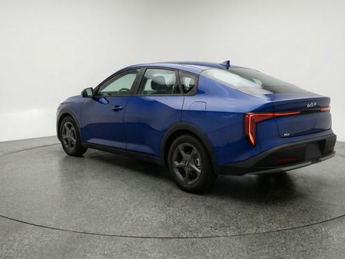 Used 2025 Kia K4 LXS image 6