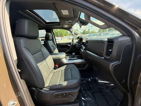 Used 2023 Chevrolet Silverado 1500 LTZ w/ LTZ Premium Package AWD/4WD image 30