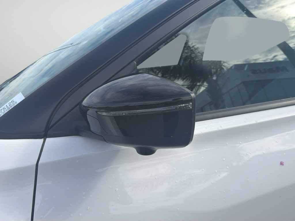 Certified 2024 Nissan Kicks SR w/ SR Premium Package FWD image 48