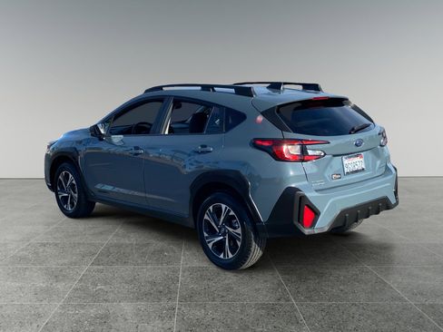 Used 2024 Subaru Crosstrek 2.0i Premium w/ Crosstrek Mirror Package image 3