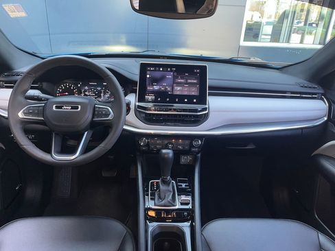 Used 2023 Jeep Compass Limited w/ Sun and Sound Group image 13