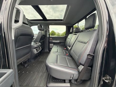 Used 2024 Ford F250 Lariat w/ Black Appearance Package AWD/4WD image 7
