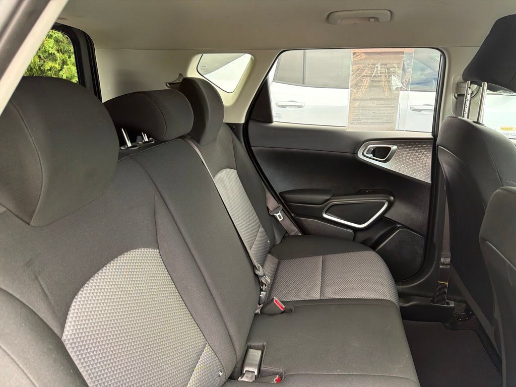 Used 2023 Kia Soul LX FWD image 22