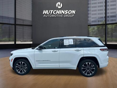 Used 2023 Jeep Grand Cherokee Overland w/ Luxury Tech Group IV RWD image 4