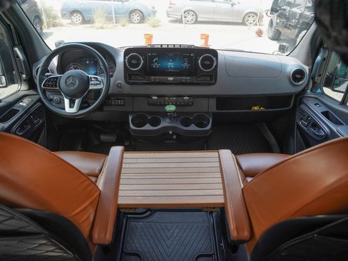 Used 2022 Mercedes-Benz Sprinter 2500 image 49