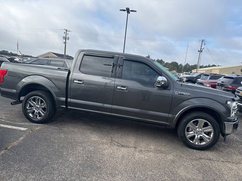 Used 2018 Ford F150 Lariat w/ Equipment Group 502A Luxury image 8