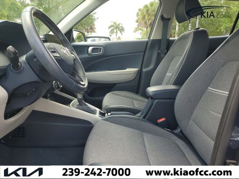 Used 2023 Hyundai Venue Limited w/ Cargo Package image 16