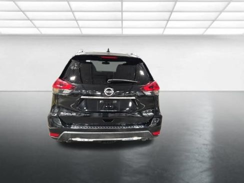 Used 2018 Nissan Rogue SV AWD/4WD image 6