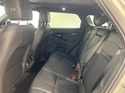 Used 2025 Land Rover Range Rover Evoque S image 21