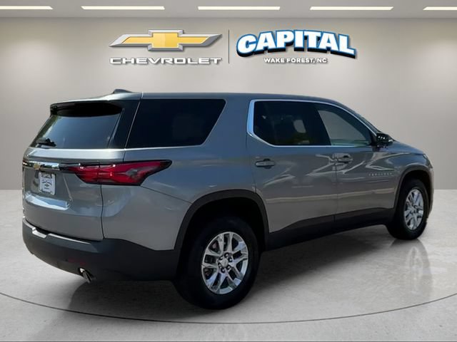 Used 2023 Chevrolet Traverse LS w/ Safety Package FWD image 6