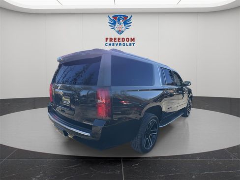 Used 2020 Chevrolet Suburban Premier image 6