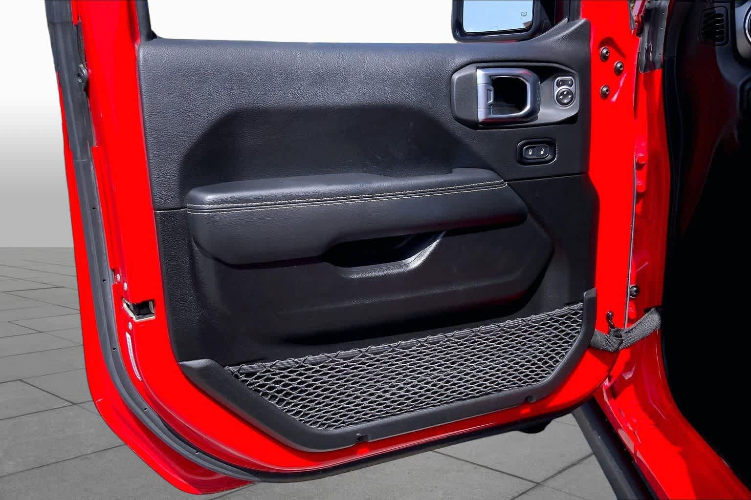 Used 2023 Jeep Gladiator Rubicon w/ Cold Weather Group AWD/4WD image 22