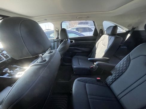 Certified 2023 Kia Sorento SX image 5