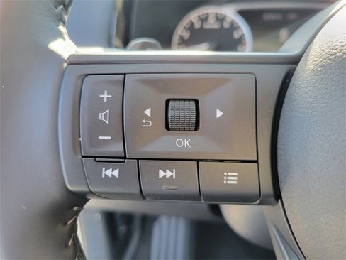 New 2025 Nissan Pathfinder SV image 31