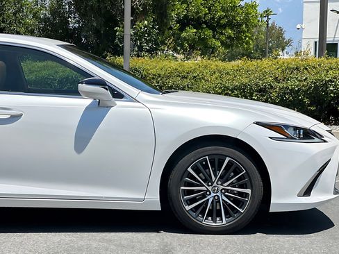Certified 2023 Lexus ES 250 w/ Premium Package AWD/4WD image 34