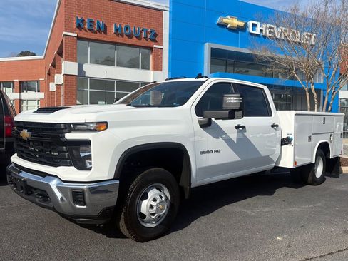 Used 2025 GMC Sierra 1500 AT4 image 2