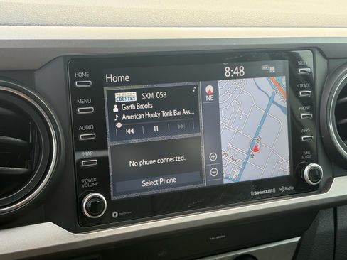 Used 2020 Toyota Tacoma SR5 RWD image 22