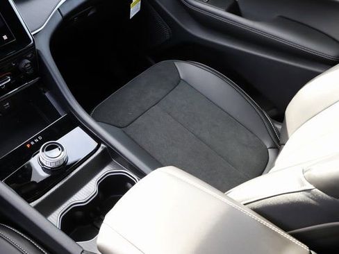 New 2025 Jeep Grand Cherokee Altitude AWD/4WD image 25
