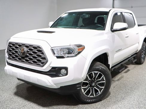 Used 2023 Toyota Tacoma TRD Sport image 32