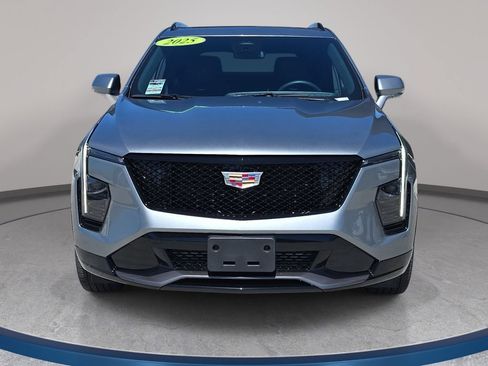 Used 2025 Cadillac XT4 Sport FWD image 3