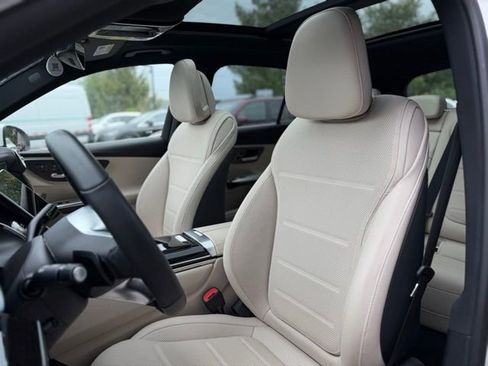 Used 2025 Mercedes-Benz GLC 300 4MATIC image 18