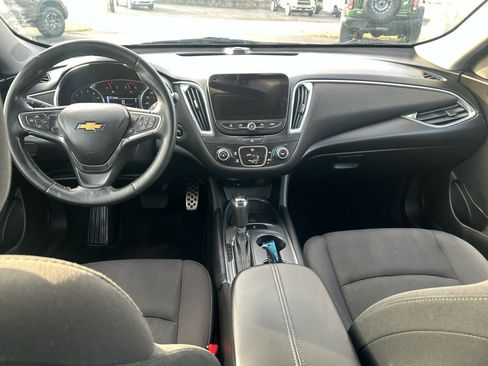 Used 2017 Chevrolet Malibu LT image 10