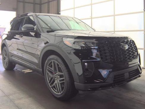 Used 2025 Ford Explorer ST w/ Sun And Sound Package AWD/4WD image 2