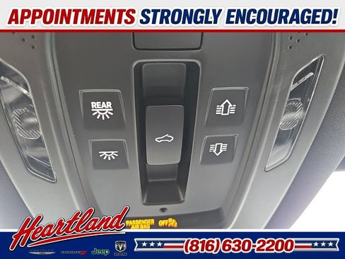 Used 2024 Porsche Cayenne w/ Premium Package AWD/4WD image 72