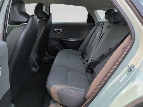 Used 2025 Kia K4 FWD image 30