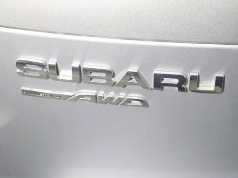 Used 2015 Subaru Forester 2.5i Premium w/ All-Weather Package AWD/4WD image 9