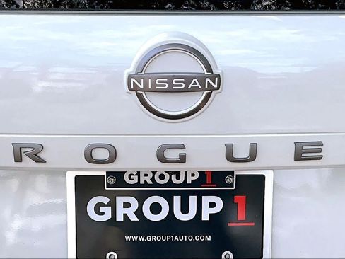Used 2024 Nissan Rogue Platinum w/ Platinum Premium Package FWD image 31